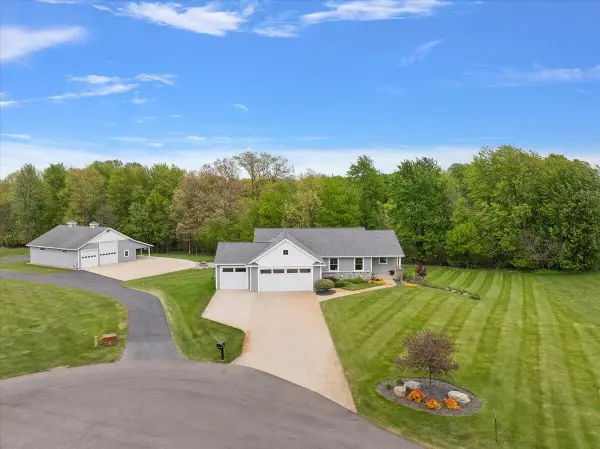 89 Summerwyn Drive Se, Caledonia, MI 49316