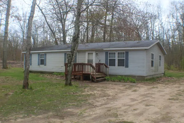 7305 S Forest Glen, Rothbury, MI 49452
