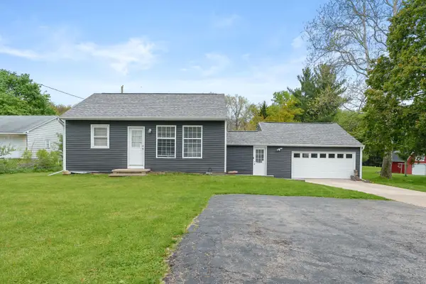 2496 W B Avenue, Plainwell, MI 49080