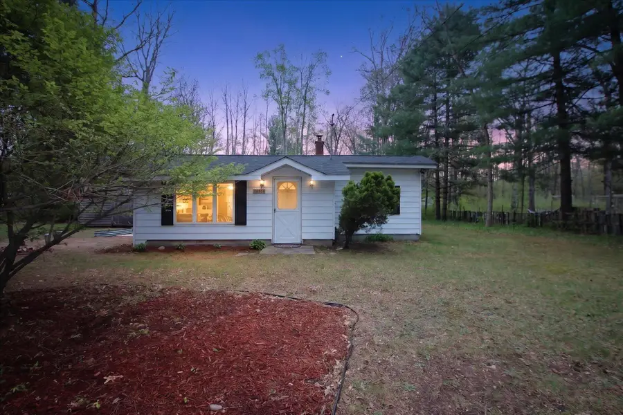 4038 E 3rd Avenue, Newaygo, MI 49337 - #2