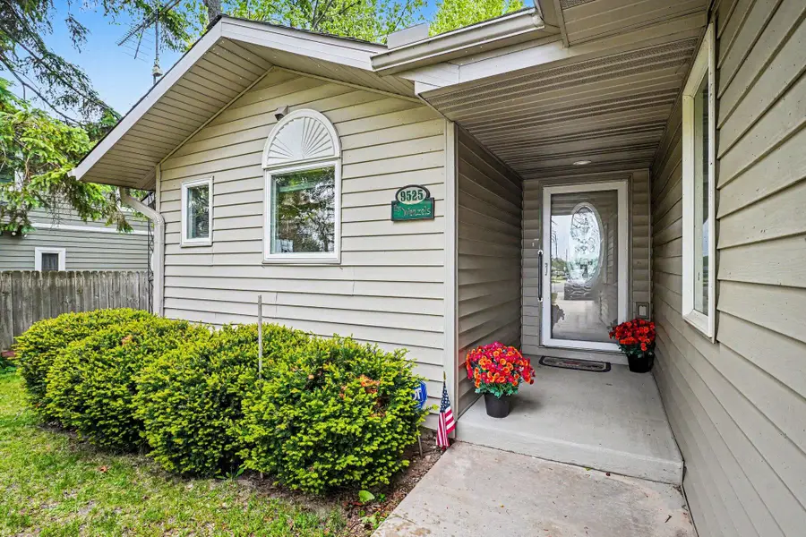 9525 Woodlawn Drive, Portage, MI 49002 - #2