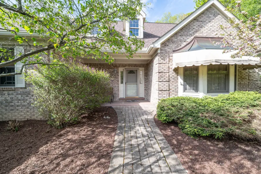 34554 Quaker Valley Road, Farmington Hills, MI 48331 - #3