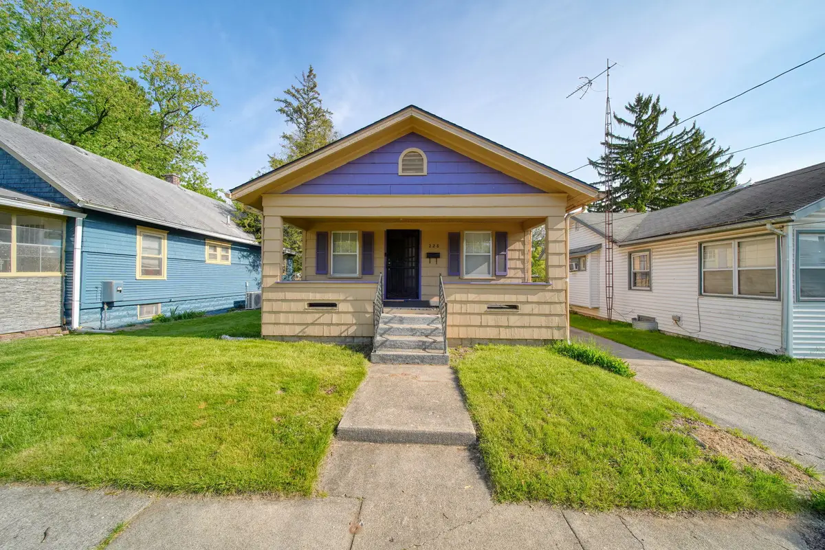 228 Wall Street, Jackson, MI 49203 - #1