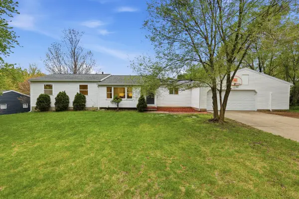 1679 Stonewood Drive Se, Lowell, MI 49331