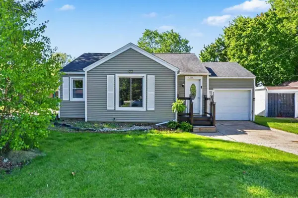 1336 Beechwood Street Ne, Grand Rapids, MI 49505