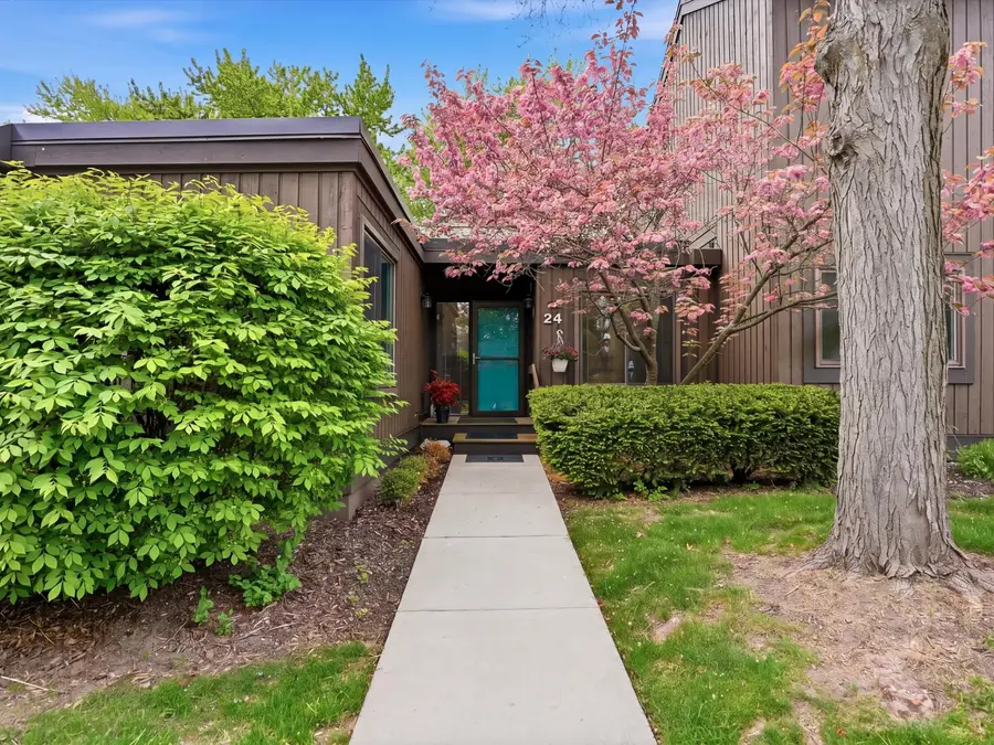 24 Haverhill Court, Ann Arbor, MI 48105 - #2