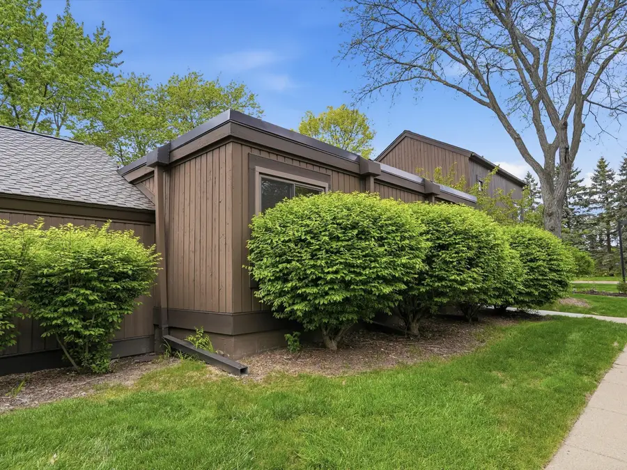 24 Haverhill Court, Ann Arbor, MI 48105 - #3