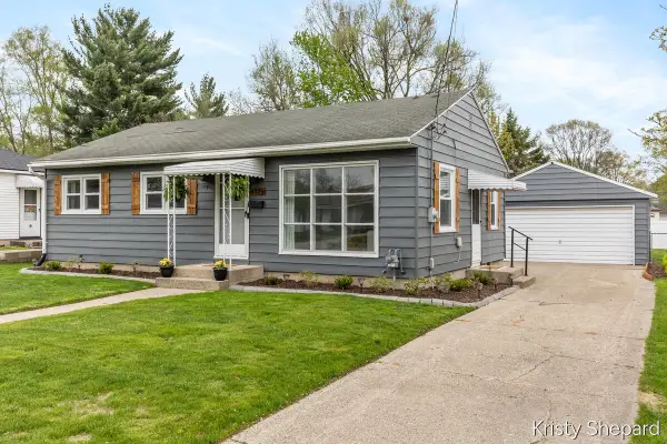 4326 Michael Avenue Sw, Wyoming, MI 49509