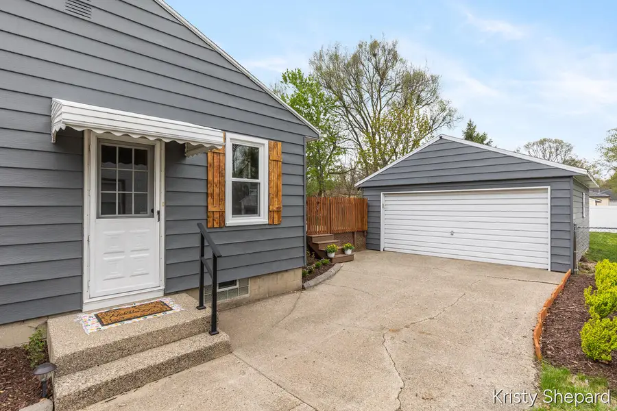 4326 Michael Avenue Sw, Wyoming, MI 49509 - #3