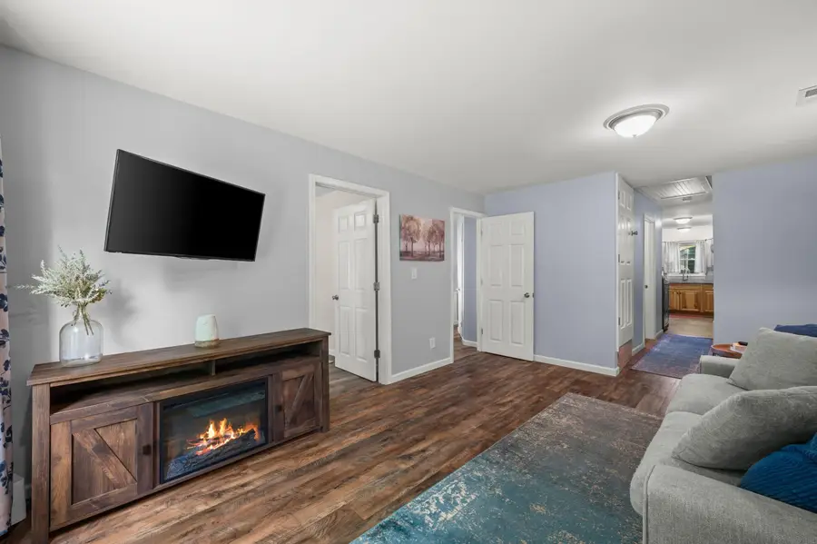708 W Roe Street, Buchanan, MI 49107 - #3