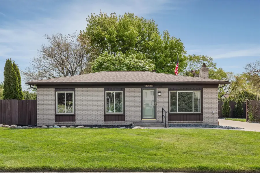 43998 Leonardo Drive, Sterling Heights, MI 48313 - #2
