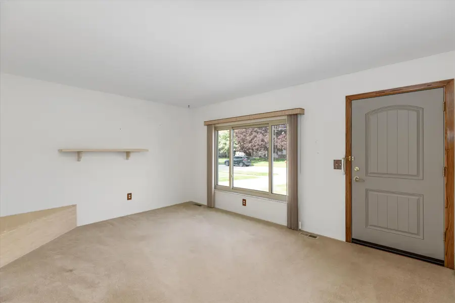 43998 Leonardo Drive, Sterling Heights, MI 48313 - #3