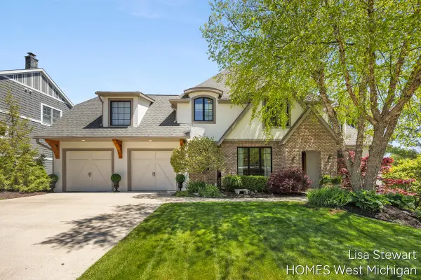 2450 Shears Crossing Court Ne, Grand Rapids, MI 49525