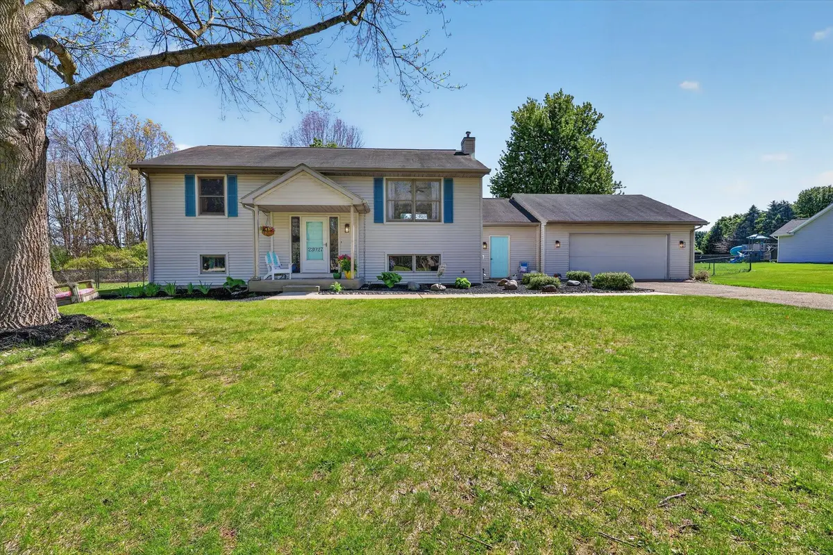 23027 Bobolink Avenue, Mattawan, MI 49071 - #1