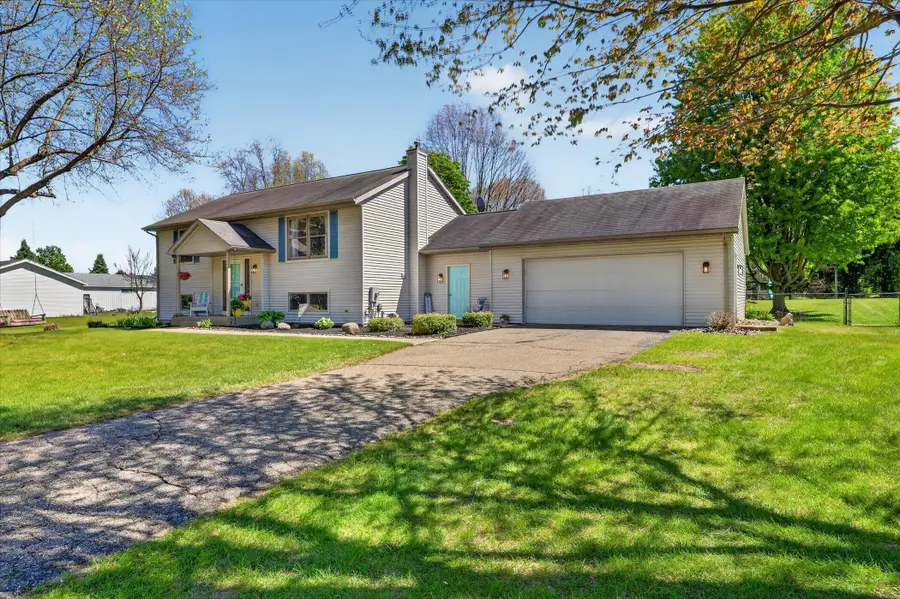 23027 Bobolink Avenue, Mattawan, MI 49071 - #3