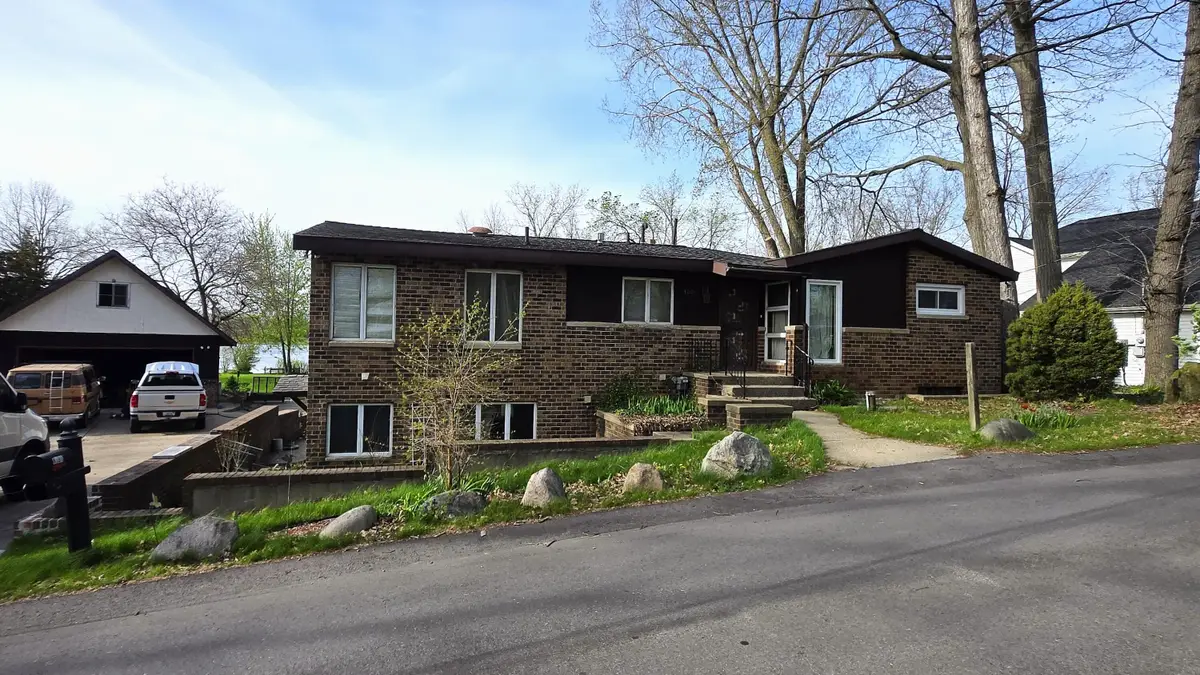 4091 Causeway Drive Ne, Lowell, MI 49331 - #1