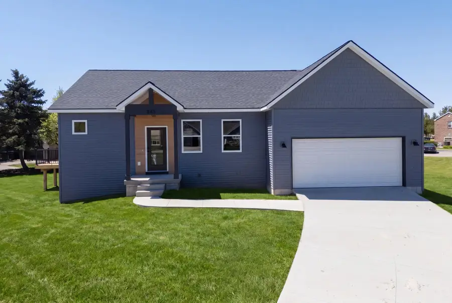 243 W Gardner Street, Sparta, MI 49345 - #2