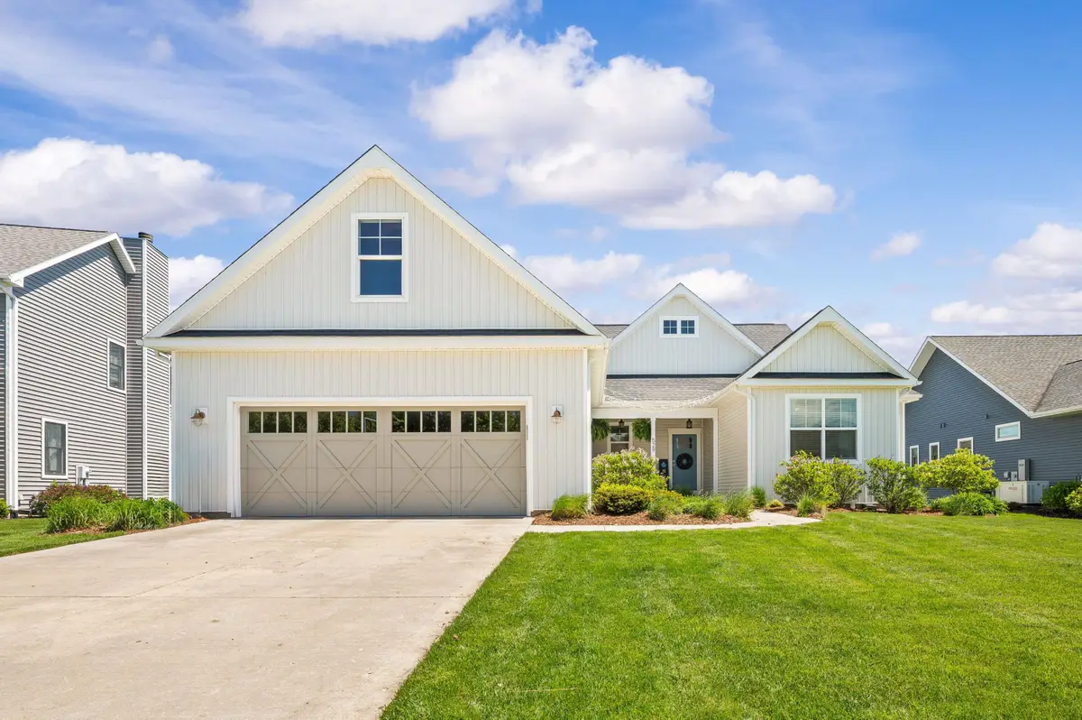 529 Dunewood, Saint Joseph, MI 49085 - #1