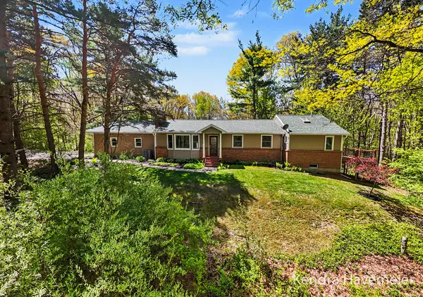 8261 Bush Drive Ne, Rockford, MI 49341