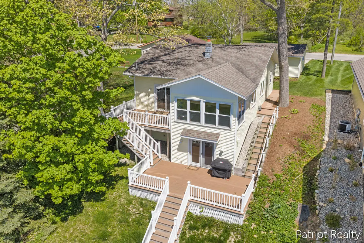 6702 W Lake Drive, Fremont, MI 49412 - #1