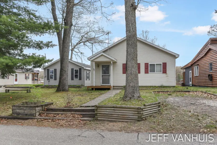 10138 S Lakeside Ridge Road, Baldwin, MI 49304 - #2