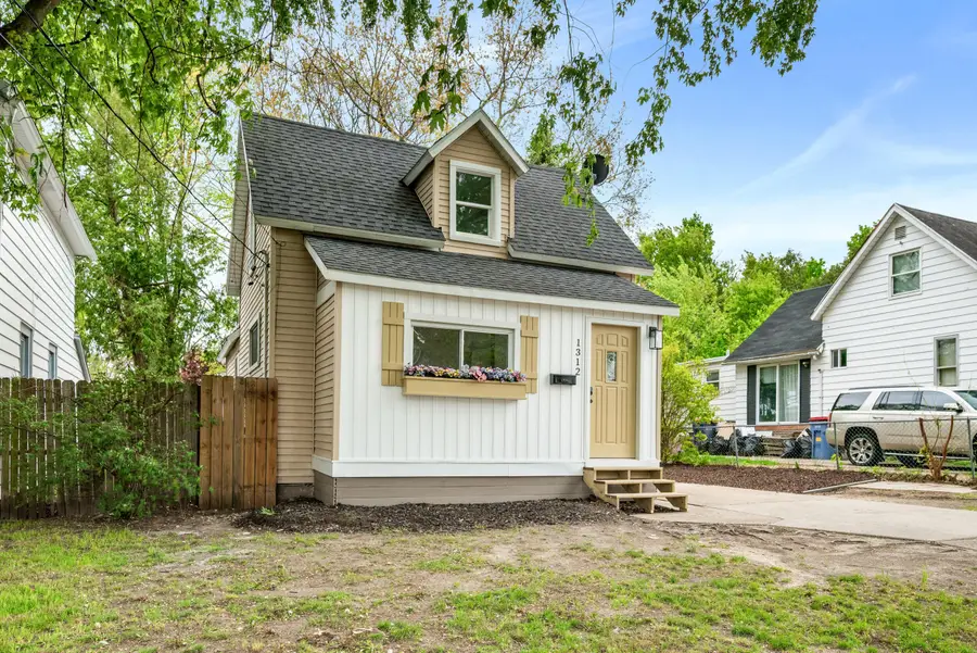 1312 Crosby Street Nw, Grand Rapids, MI 49504 - #2