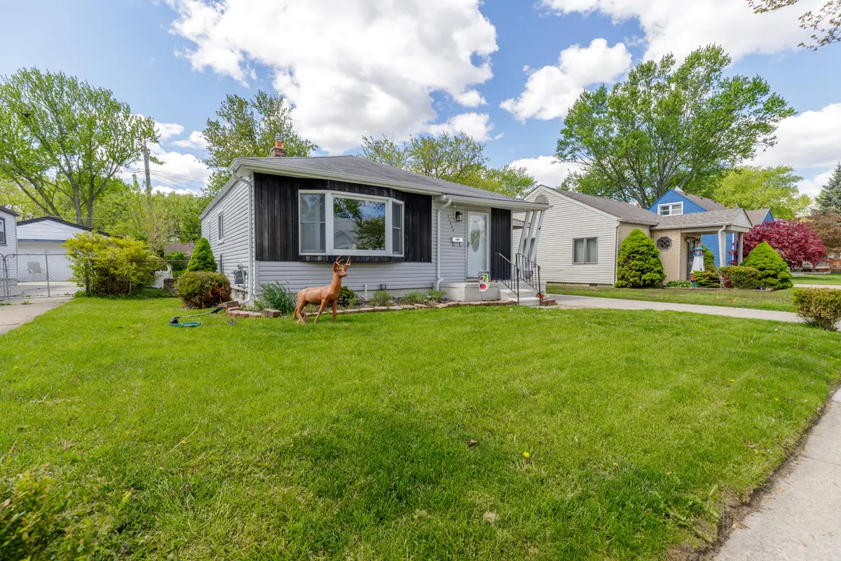 23636 Beverly Street, Saint Clair Shores, MI 48082 - #1