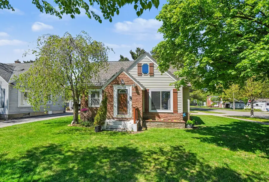 59 E 35th Street, Holland, MI 49423 - #2