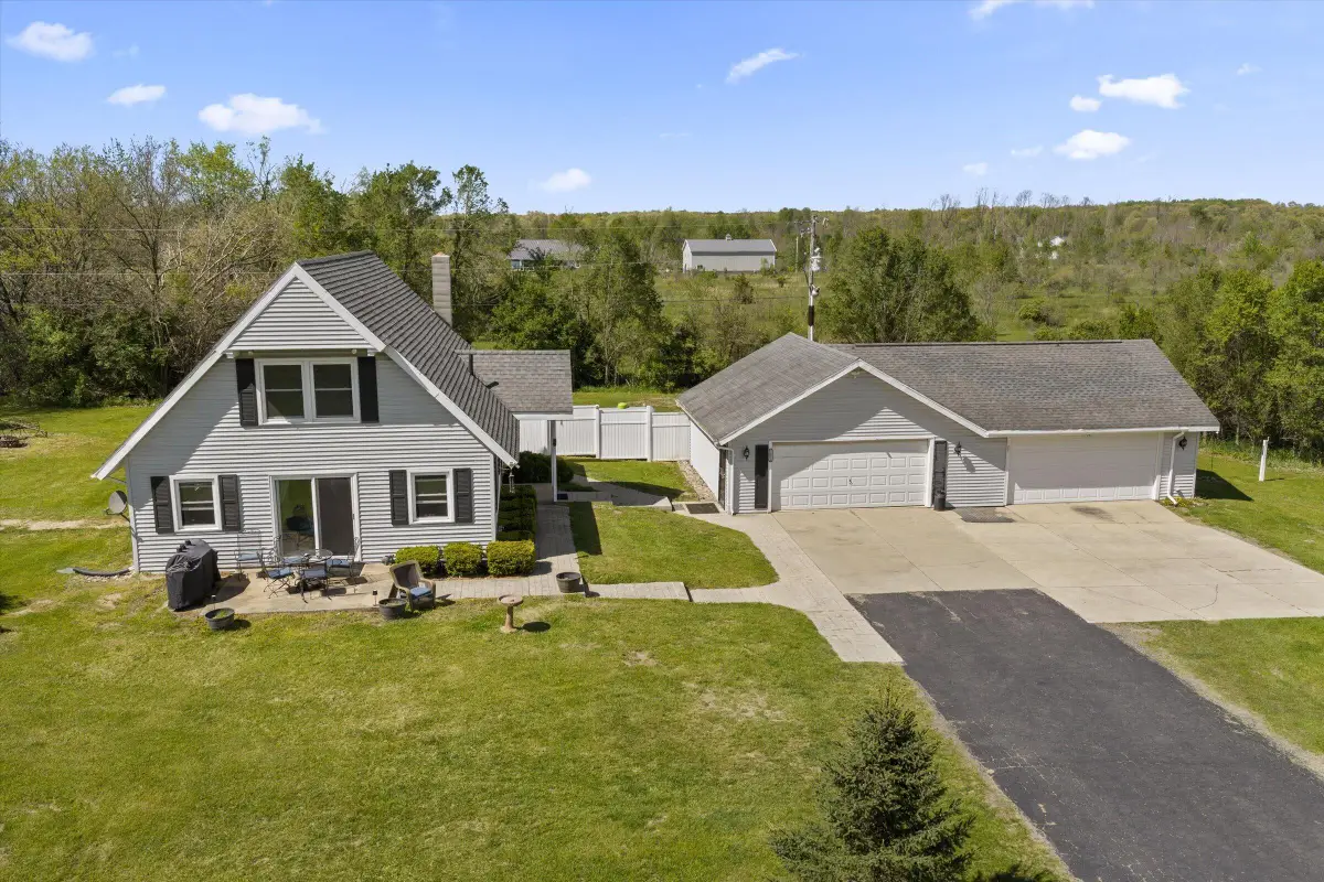 26016 Yankee Street, Edwardsburg, MI 49112 - #1