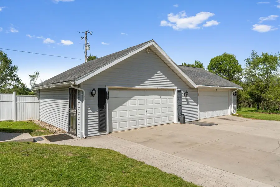 26016 Yankee Street, Edwardsburg, MI 49112 - #3