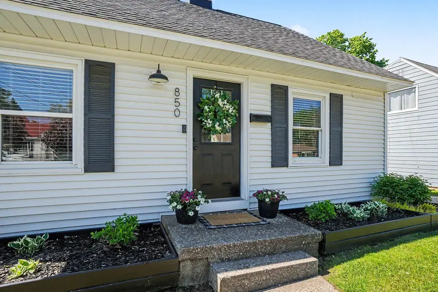 850 Colrain Street Sw, Wyoming, MI 49509 - #2