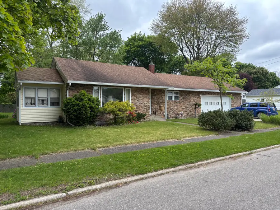 907 Wilson Avenue, Sturgis, MI 49091 - #2