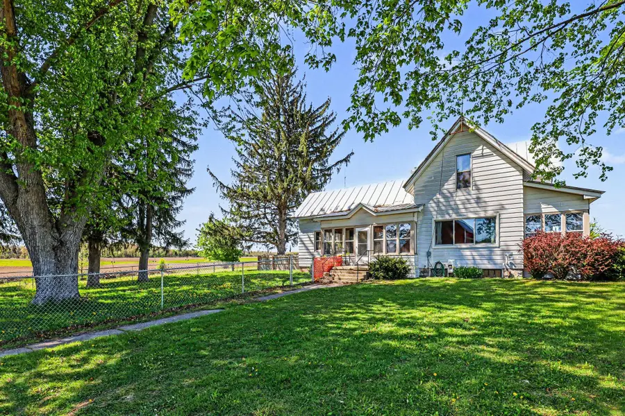 3304 S Greenville Road, Greenville, MI 48838 - #2