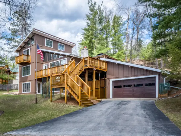 8838 Lakeshore Trail, Atlanta, MI 49709