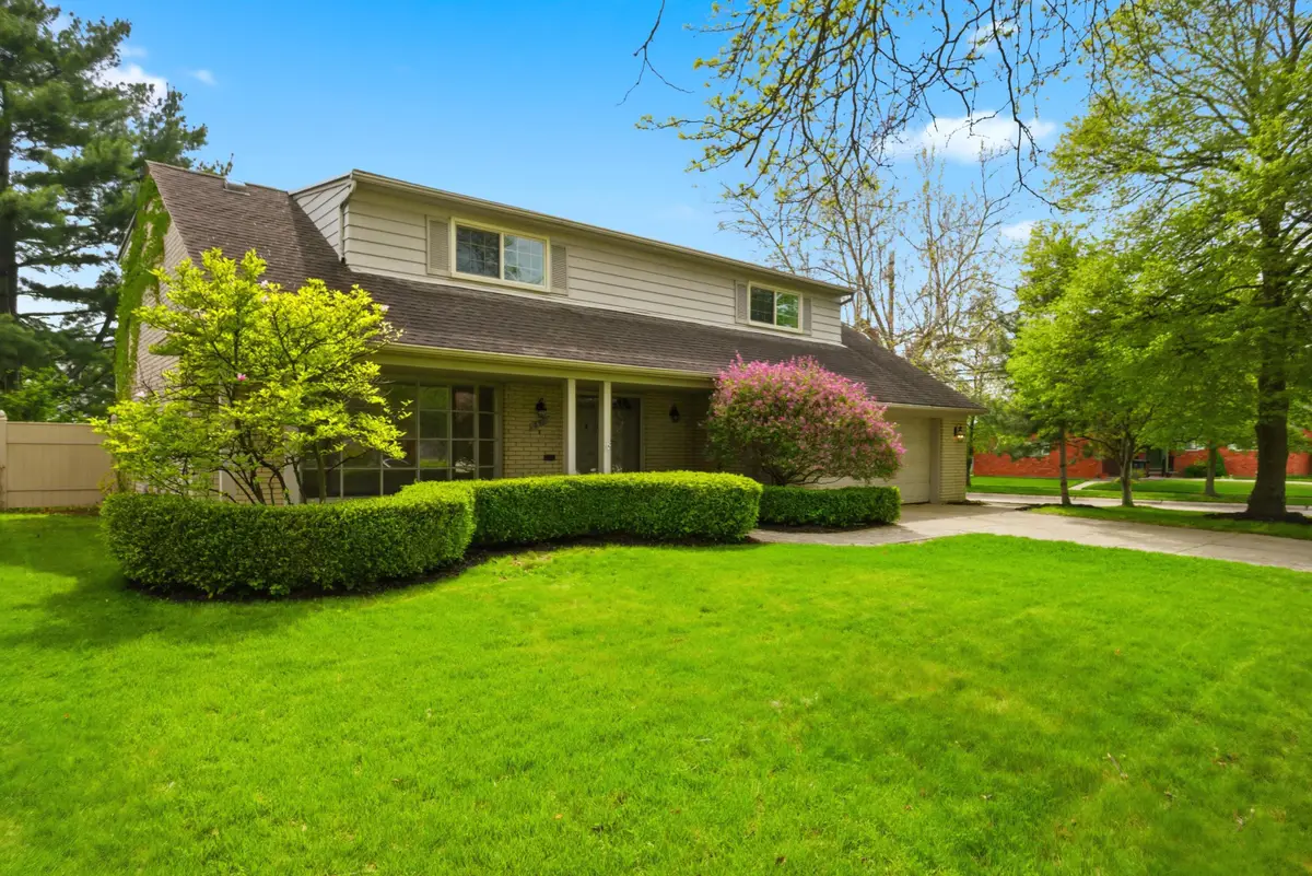 653 Perrien Place, Grosse Pointe Woods, MI 48236 - #1