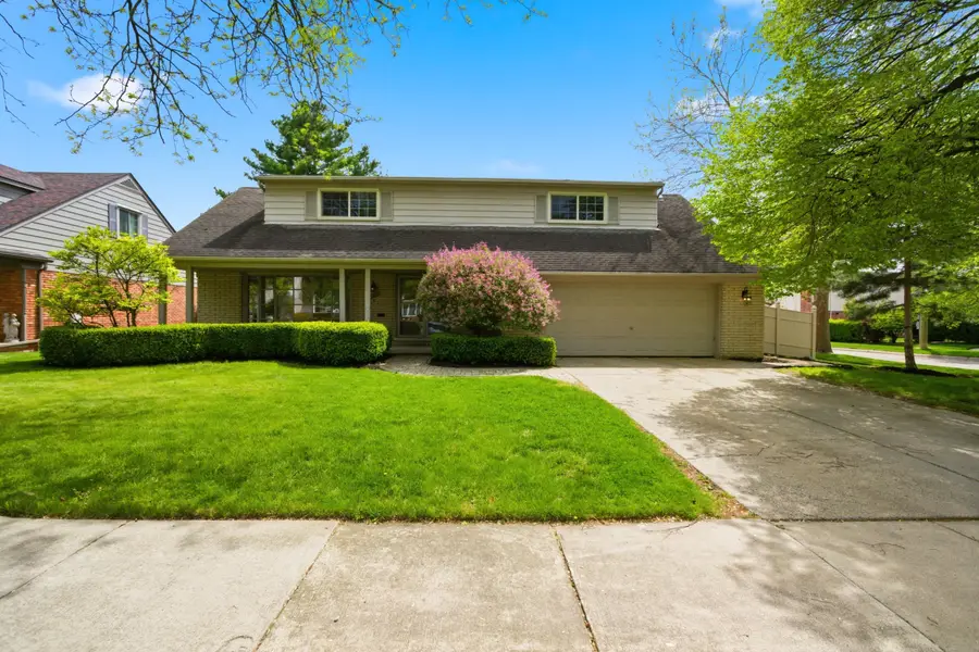 653 Perrien Place, Grosse Pointe Woods, MI 48236 - #2