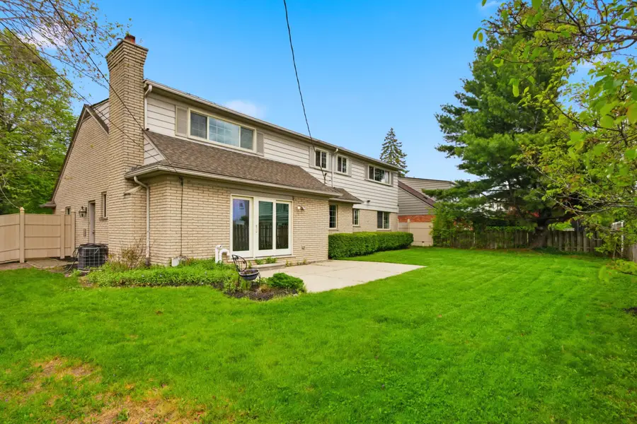 653 Perrien Place, Grosse Pointe Woods, MI 48236 - #3