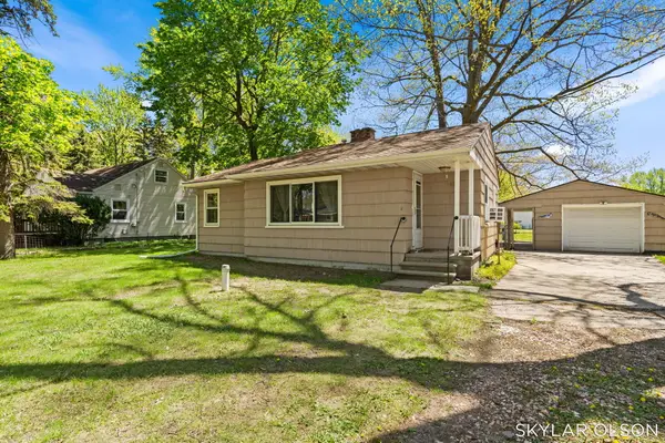 1081 Vick Road, Norton Shores, MI 49441