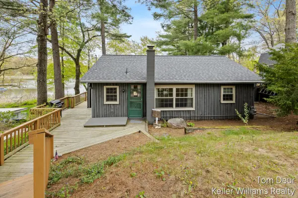8175 S Island View Drive, Newaygo, MI 49337