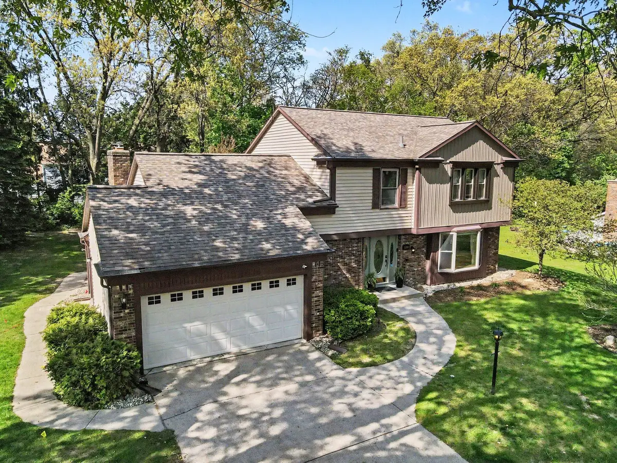5204 Foxcroft Dr, Kalamazoo, MI 49009 - #1
