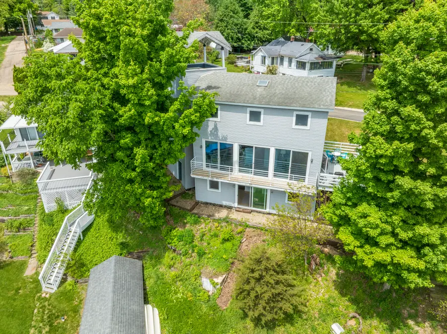 15657 Lakeview Drive, Buchanan, MI 49107 - #2