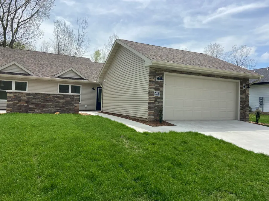 730 Violet Way, Saint Joseph, MI 49085 - #2