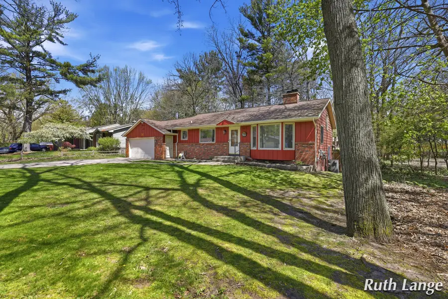 4738 Cranwood Avenue Sw, Wyoming, MI 49509 - #2