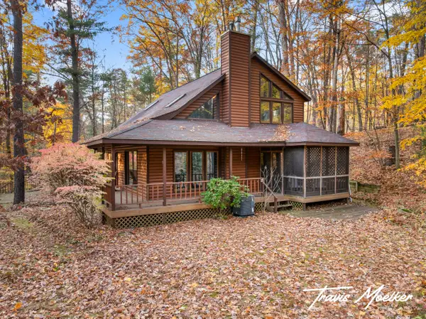 10714 Lovers Lane Nw, Grand Rapids, MI 49534