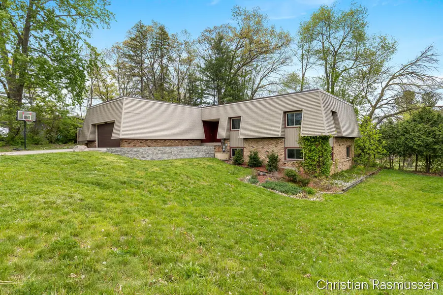 1211 W Frank Drive, Greenville, MI 48838 - #2
