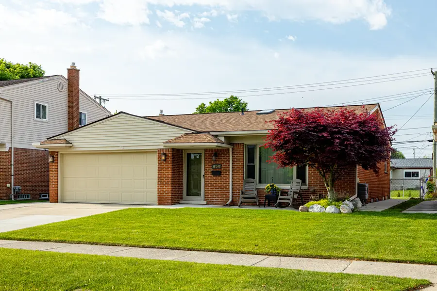 32647 Hees Street, Livonia, MI 48150 - #2