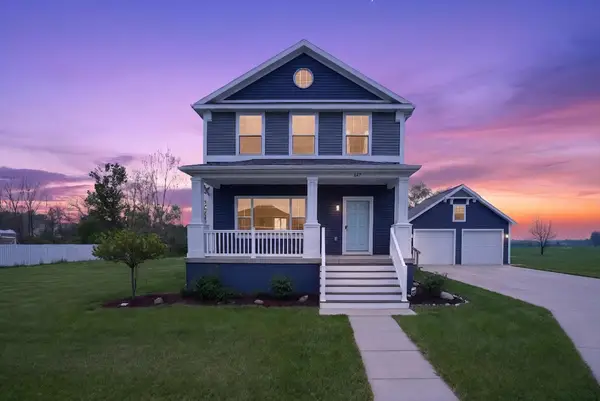447 Oakwood Drive, Charlotte, MI 48813