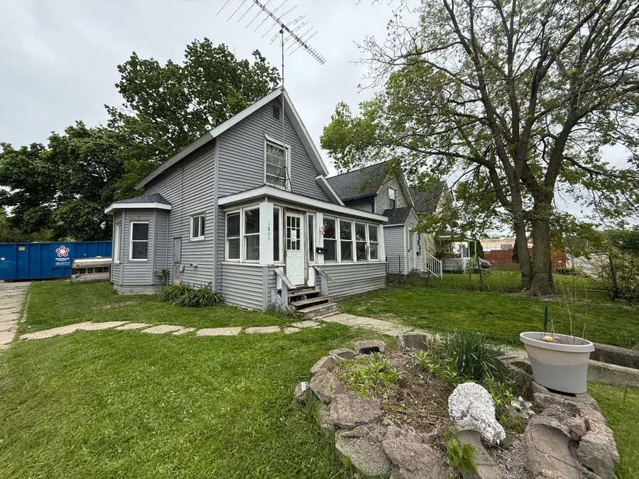 1801 S Washington Avenue, Lansing, MI 48910 - #2