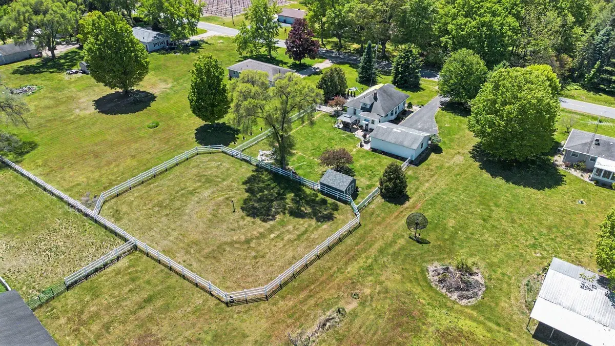 1165 S Bainbridge Center Road, Benton Harbor, MI 49022 - #1