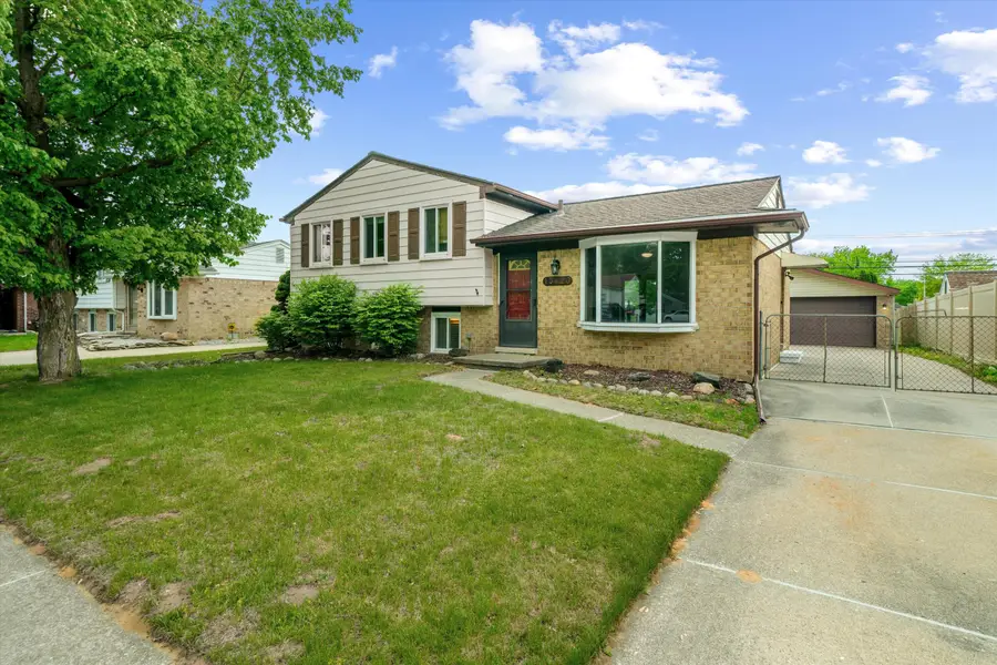 15420 Burr Street, Taylor, MI 48180 - #2